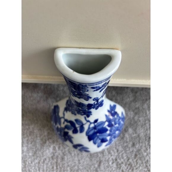 China Blue Fine Porcelain Vase - Seymour Mann , EUC - Picture 3 of 6